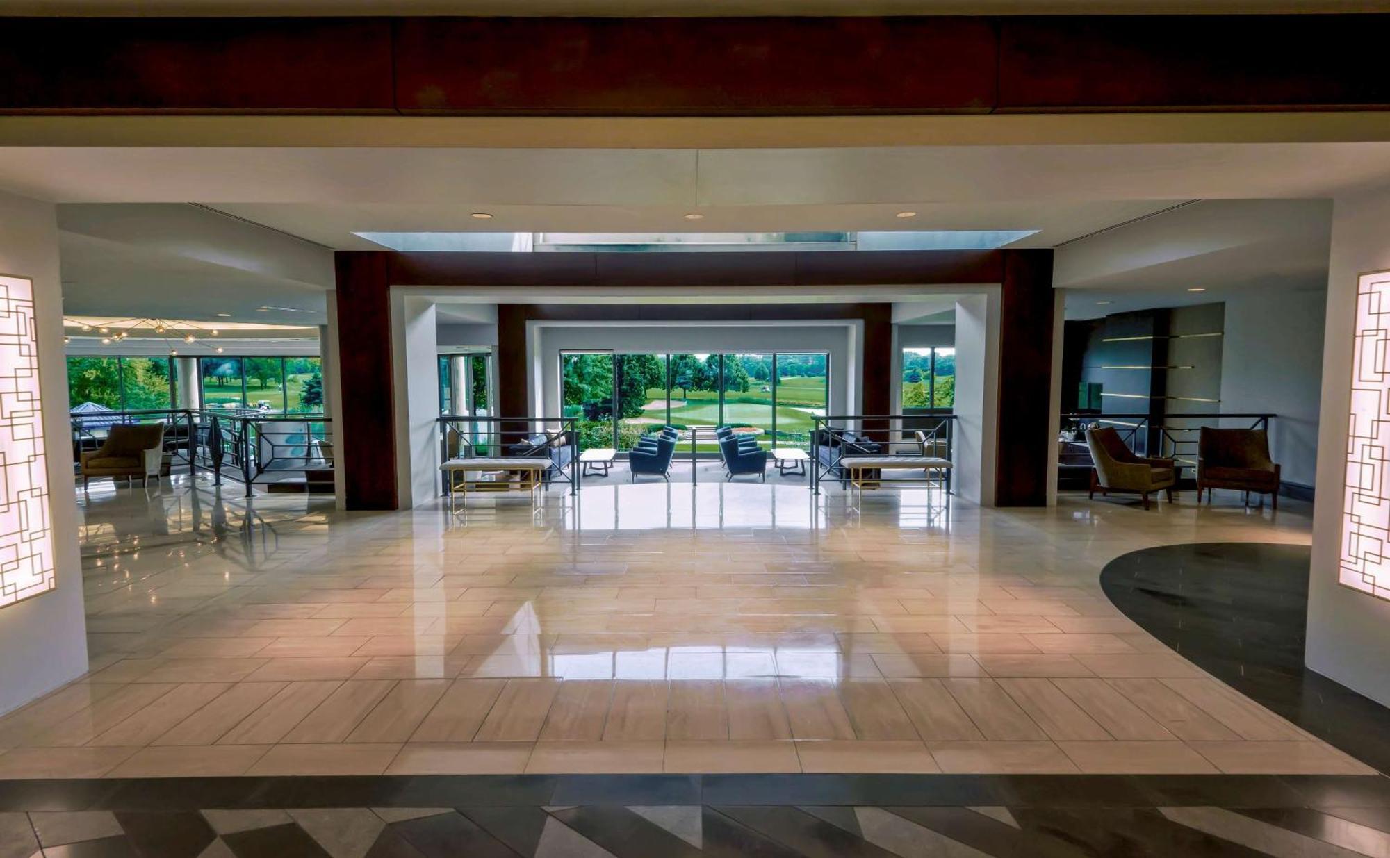 Hilton Chicago Oak Brook Hills Resort y Centro de Conferencias Exterior foto