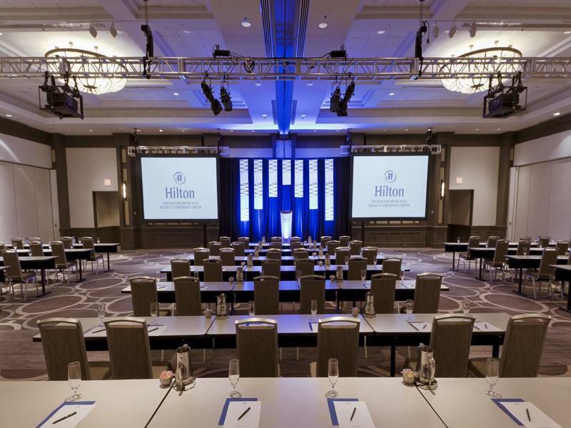 Hilton Chicago Oak Brook Hills Resort y Centro de Conferencias Exterior foto